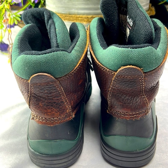 Eddie Bauer Thinsulate thermal insulation boots for men . It is waterproof . - Picture 3 of 9